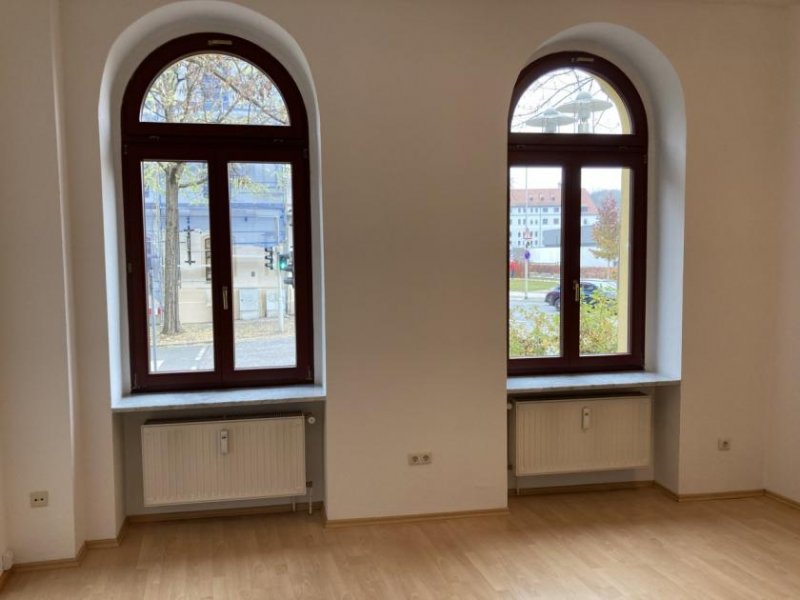 Zwickau Ab 1.1.27! Zentrumsnahe, moderne Büroräume mit Balkon u. zwei Carport-Stellplätzen! Gewerbe mieten