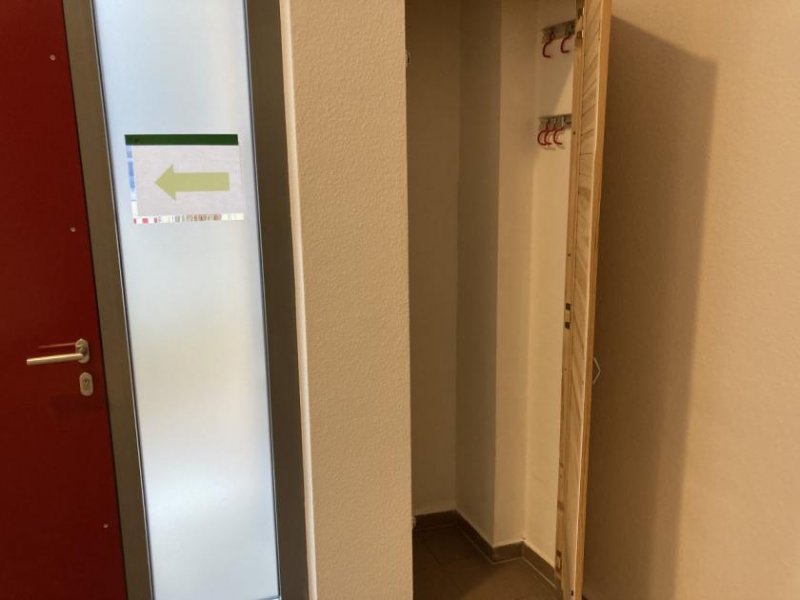 Zwickau Ab 1.1.27! Zentrumsnahe, moderne Büroräume mit Balkon u. zwei Carport-Stellplätzen! Gewerbe mieten