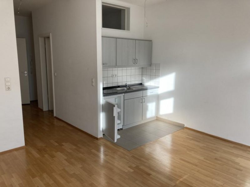 Zwickau Ab 1.9.26! Schöne 1,5-Raumwohnung im Zwickauer Zentrum! Wohnung mieten