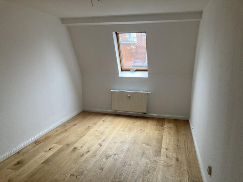 Zwickau Ab 1.9.26! Zentrumsnahe 3-Raumwohnung mit moderner EBK in Zwickau! Wohnung mieten