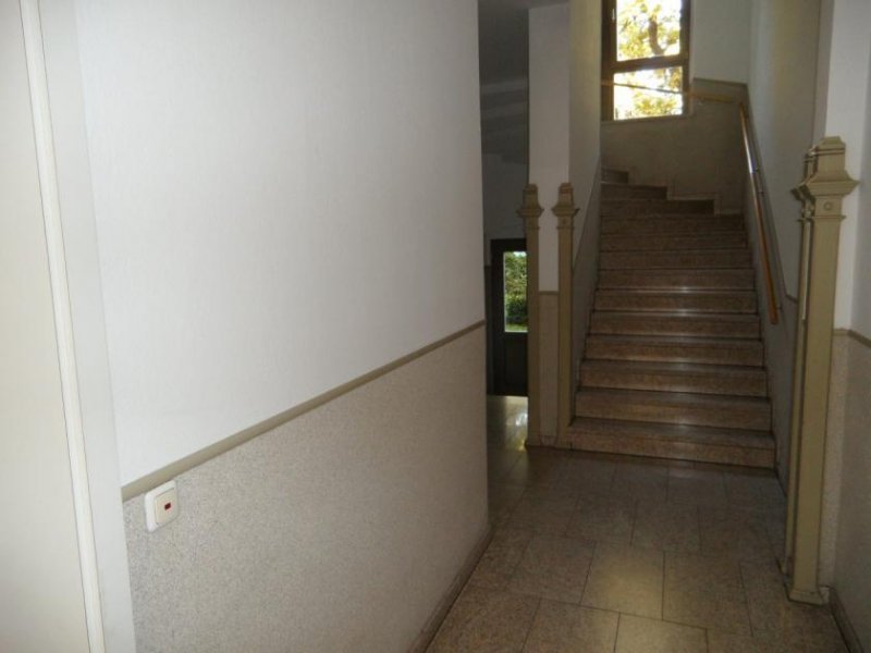 Zwickau auch WG geeignet !!! Toll sanierte Wohnung, zentrumsnah, Balkon, Parkett, Vorratsraum Gewerbe mieten