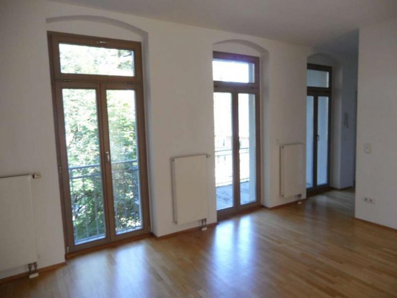 Zwickau auch WG geeignet !!! Toll sanierte Wohnung, zentrumsnah, Balkon, Parkett, Vorratsraum Gewerbe mieten