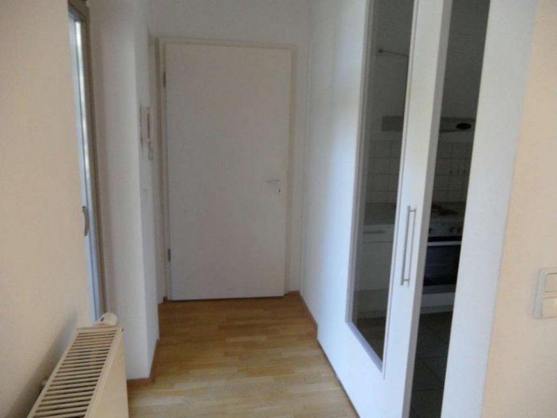 Zwickau auch WG geeignet !!! Toll sanierte Wohnung, zentrumsnah, Balkon, Parkett, Vorratsraum Gewerbe mieten