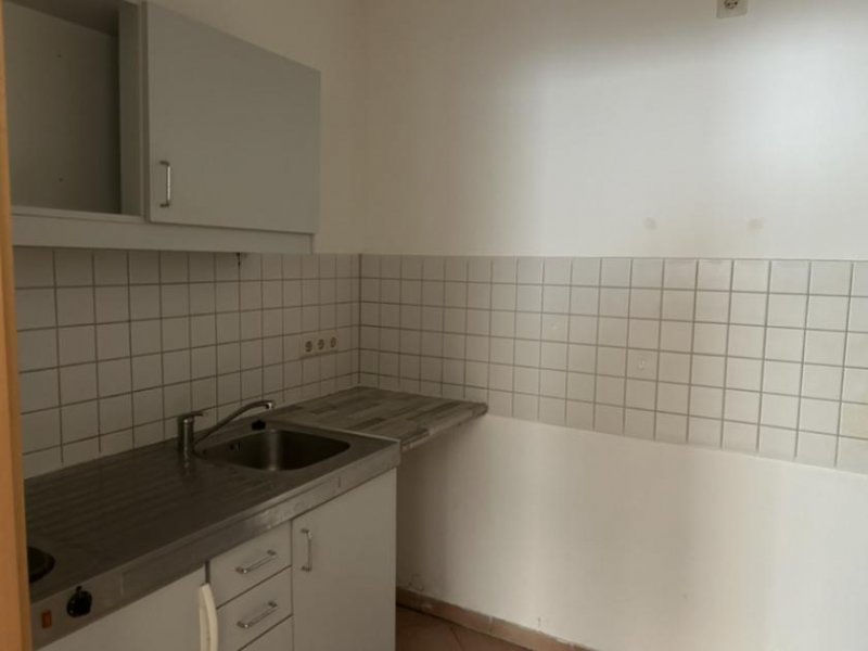 Zwickau Einraumwohnung im Zwickauer Zentrum mit Balkon und kleiner Küche! Wohnung mieten