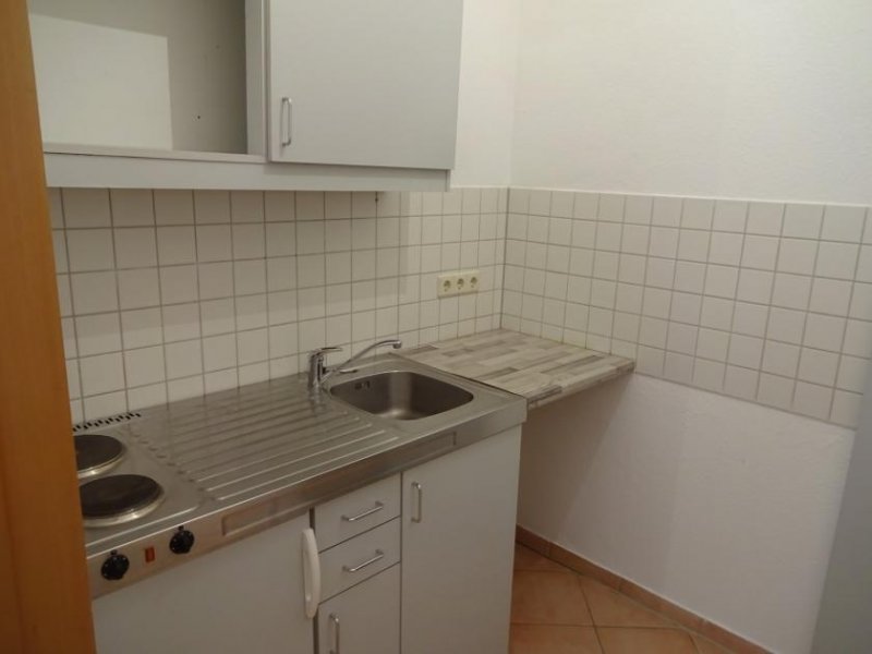 Zwickau Einraumwohnung im Zwickauer Zentrum mit Balkon und kleiner Küche! Wohnung mieten