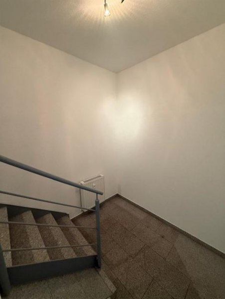 Zwickau Große Maisonette 3-Zimmer Wohnung mit Laminat, Garage und Dachterrasse in guter Lage Wohnung mieten