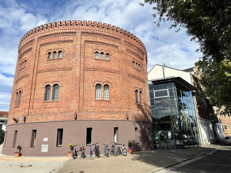 Zwickau Großzügige 1-Raumwohnung mit Einbauküche in Zwickau! Denkmalschutz! Wohnung mieten