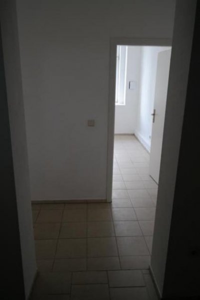 Zwickau Großzügige 3-Zimmer mit Laminat, EBK und Wannenbad in zentraler Lage! Wohnung mieten