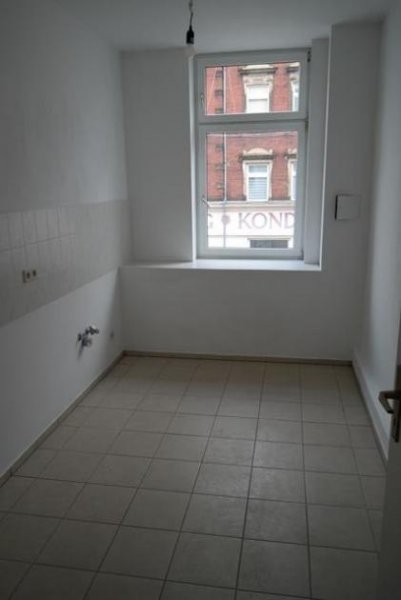 Zwickau Großzügige 3-Zimmer mit Laminat, EBK und Wannenbad in zentraler Lage! Wohnung mieten