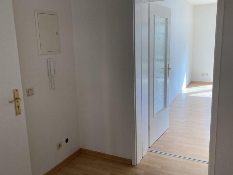 Zwickau Helle 2-Raum-Wohnung mit Balkon! Unmittelbare Nähe zum Hauptbahnhof! Wohnung mieten