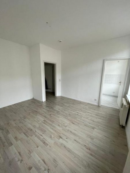 Zwickau Helle, zentrumsnahe 3-Raumwohnung mit Balkon! Wohnung mieten