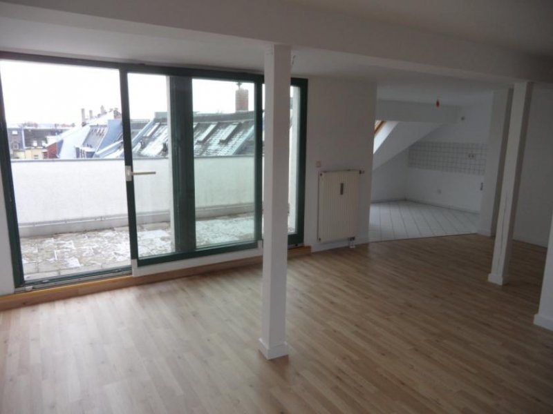 Zwickau Schöne 3-Raum-Maisonette-WE, sehr geräumig, mit Balkon und Loggia Wohnung mieten