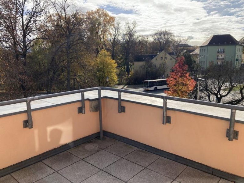 Zwickau Zentrumsnahe 3-Raumwohnung mit goßer Dachterrasse und Stellplatz! Wohnung mieten