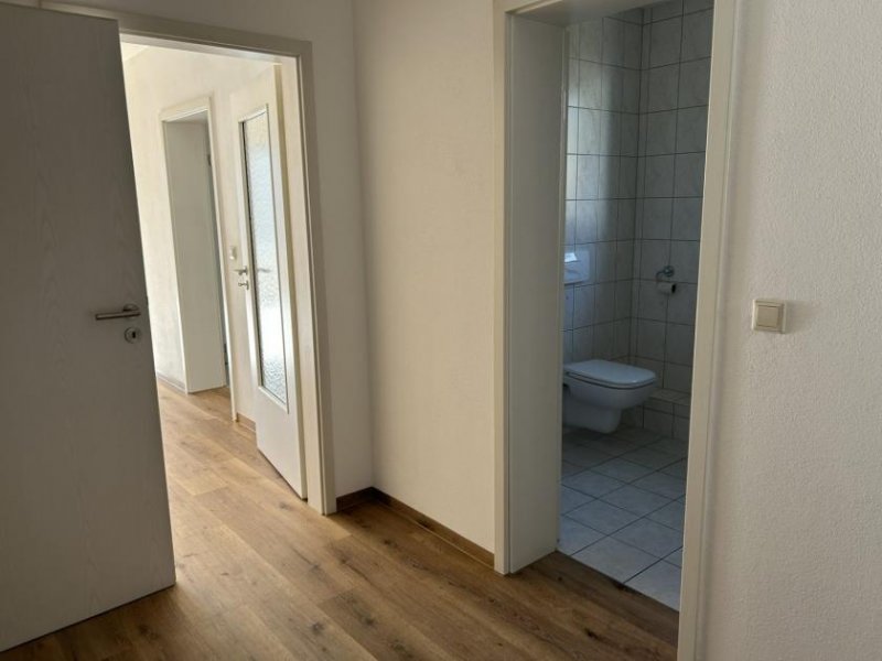 Zwickau 3-Raumwhg. mit kleinem Balkon und TG-Stellplatz in exclusiver Randlage in Zwickau-Weißenborn! Wohnung mieten