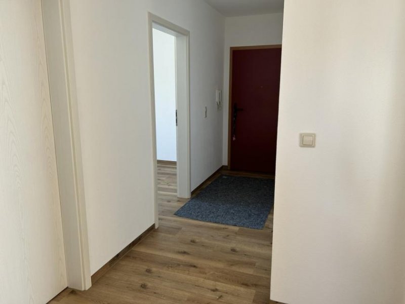 Zwickau 3-Raumwhg. mit kleinem Balkon und TG-Stellplatz in exclusiver Randlage in Zwickau-Weißenborn! Wohnung mieten