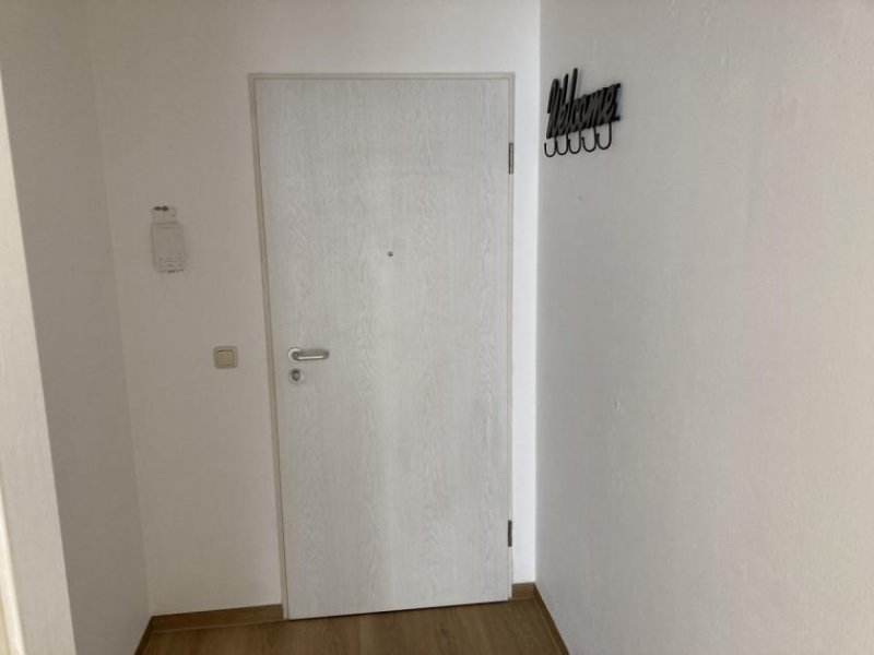 Zwickau Ab 01.08.26! 1-Raum WE mit Balkon, Einbauküche und Tiefgaragenstellplatz in ruhiger Seitenstraße Wohnung mieten