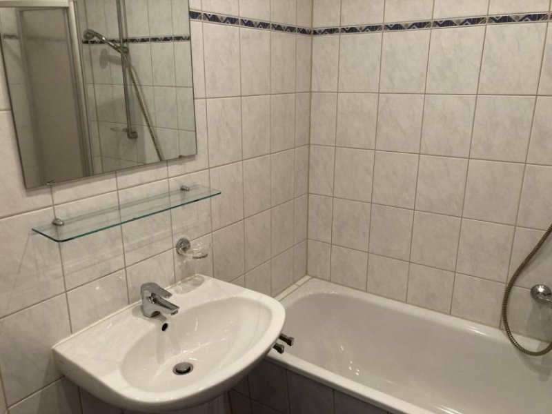 Zwickau Ab 01.08.26! Schöne 1-Raumwohnung mit Balkon, Wanne, attraktive Lage, Nähe Muldenpromenade! Wohnung mieten