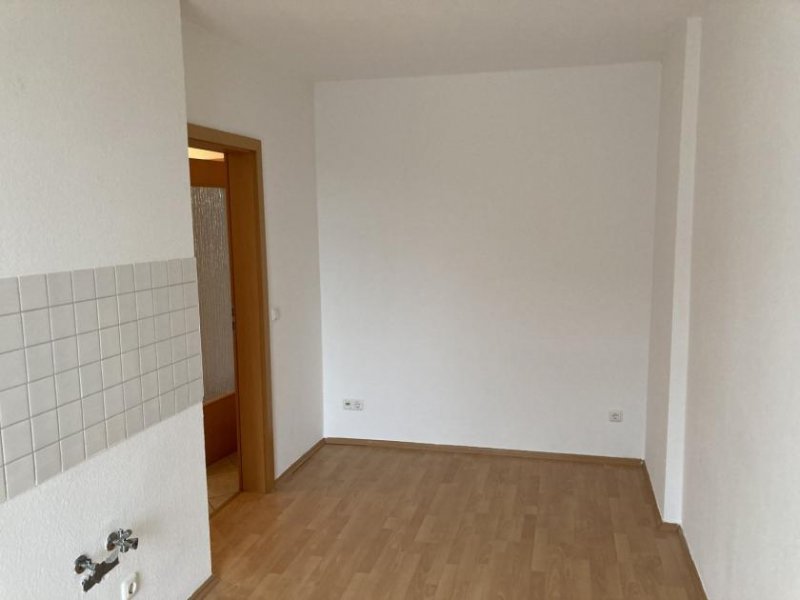 Zwickau Ab 01.08.26! Schöne 1-Raumwohnung mit Balkon, Wanne, attraktive Lage, Nähe Muldenpromenade! Wohnung mieten