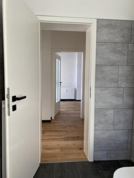 Zwickau Ab 1.10.! Gemütliche 2-Raum-Wohnung mit Balkon & EBK in zentraler Lage von Zwickau! Wohnung mieten