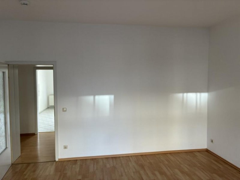 Zwickau Ab 1.1.26! Zentrumsnahe 2-Raumwohnung mit Balkon! Wohnung mieten