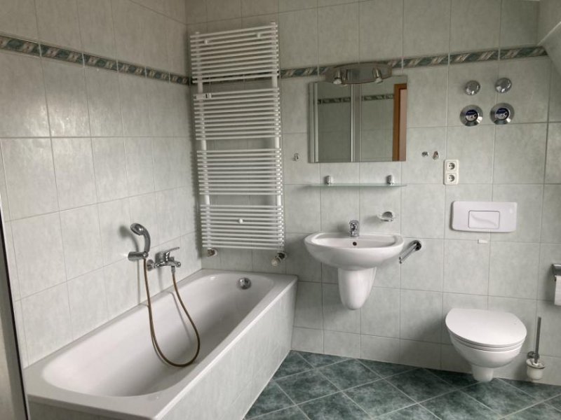 Zwickau Ab 1.8.26! Schöne 2-Raum-Maisonettewhg. mit Balkon und Stellplatz! Wohnung mieten