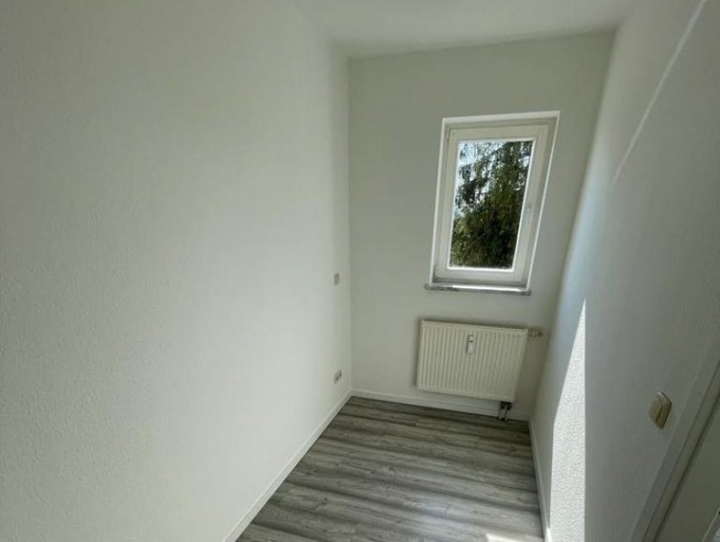 Zwickau 1,5 Zimm-Wohnung in Marienthal mit tollem Blick ins Erzgebirge, Laminat, Balkon Wohnung mieten