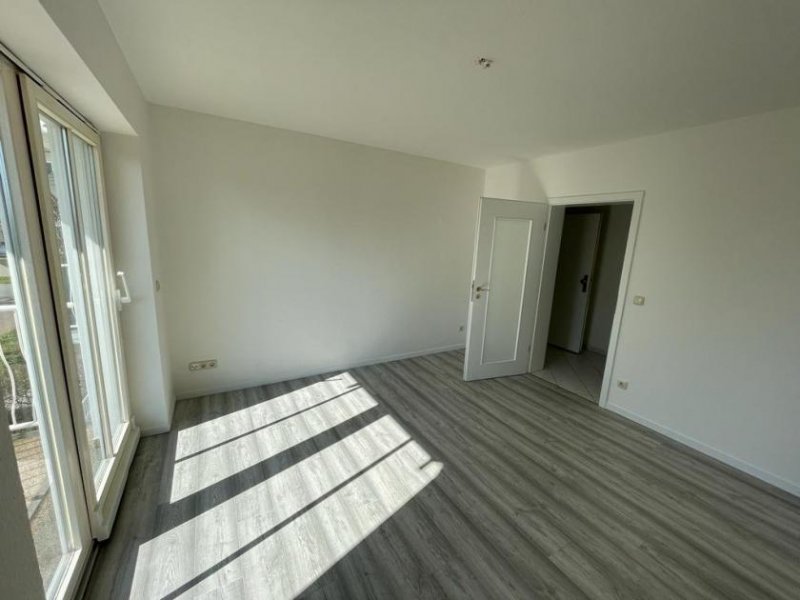 Zwickau 1,5 Zimm-Wohnung in Marienthal mit tollem Blick ins Erzgebirge, Laminat, Balkon Wohnung mieten