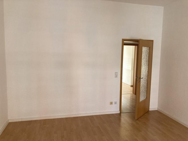 Zwickau Ab 1.10.! Charmante 2-Raumwhg. mit Balkon und Stellplatz! Wohnung mieten