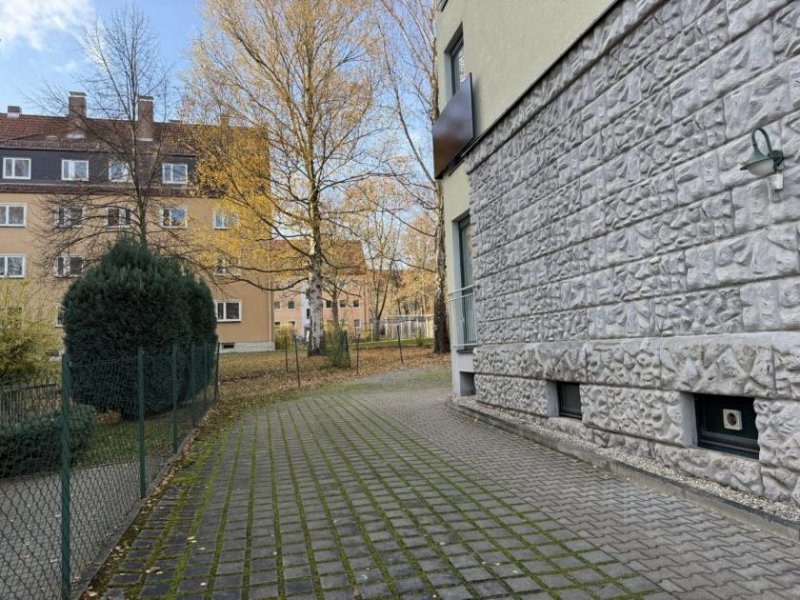 Zwickau Ab 1.12.25! Beliebte Wohngegend, 2-R-Whg. im DG, Balkon und Tageslichtbad! Wohnung mieten