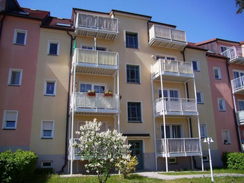 Zwickau Ab 1.2.26! 2-Raumwohnung in Marienthal mit tollem Blick ins Erzgebirge, Laminat, Balkon und Stellplatz! Wohnung mieten