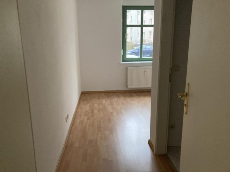 Zwickau Ab 1.2.26! Zwickau Marienthal Nähe HBK - 2-Raumwohnung mit Einbauküche, Stellplatz und Balkon! Wohnung mieten