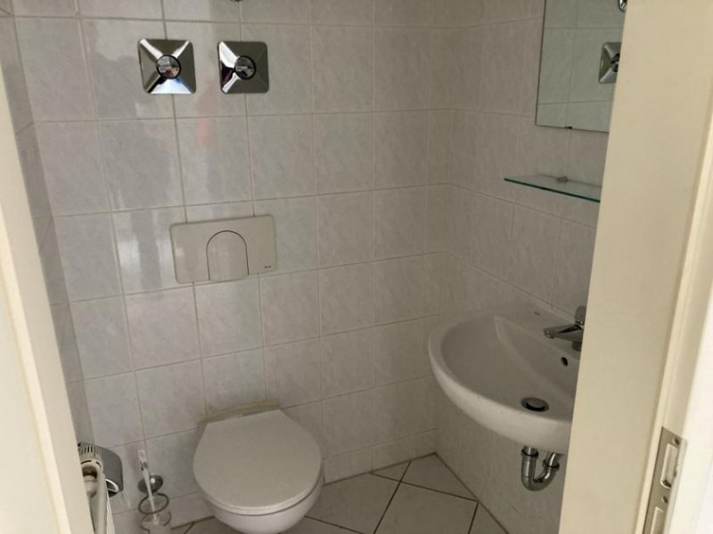 Zwickau Ab 1.2.26! Zwickau Marienthal Nähe HBK - 2-Raumwohnung mit Einbauküche, Stellplatz und Balkon! Wohnung mieten