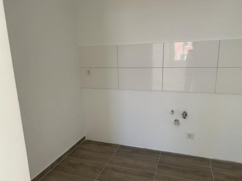 Zwickau Frisch renovierte 2-Zimmer-Whg. mit Balkon, nähe Marienthal Wohnung mieten