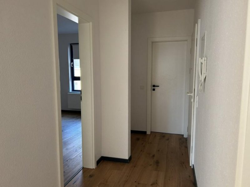 Zwickau Schöne Wohnung in Marienthal, beliebte Lage, Laminat, Stellplätze vor dem Haus und EBK Wohnung mieten