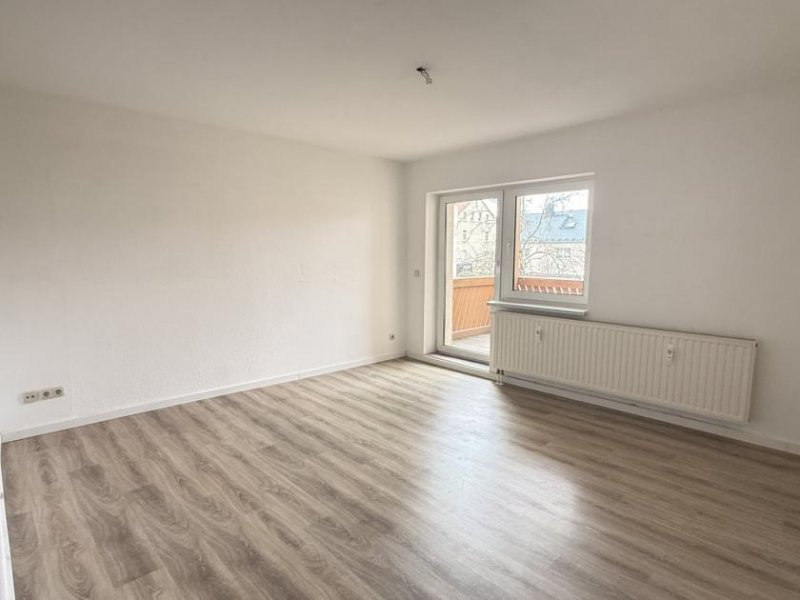 Zwickau Ab 1.2.26! Helle 3-Raum-Wohnung mit Balkon in Zwickau! Wohnung mieten