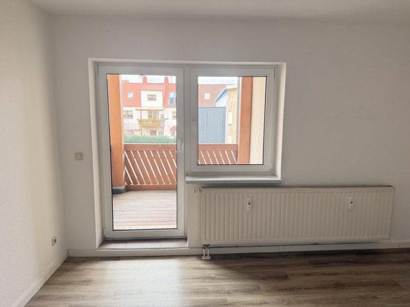 Zwickau Ab 1.2.26! Helle 3-Raum-Wohnung mit Balkon in Zwickau! Wohnung mieten