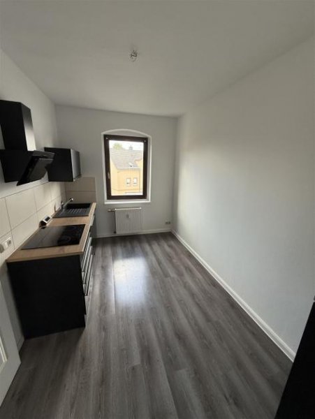 Zwickau Gemütliche 1-Zimmer mit EBK und Laminat in ruhiger Lage! Wohnung mieten