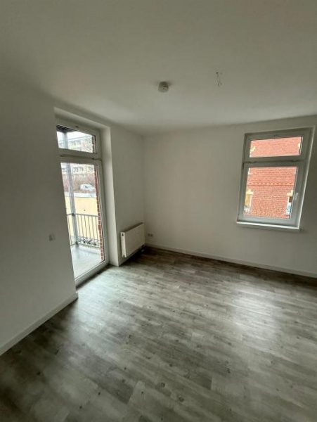 Zwickau Gemütliche 2-Zi. mit EBK, SP, Balkon und Laminat in ruhiger Lage! Wohnung mieten