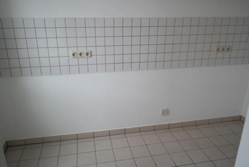 Zwickau Gemütliche 2-Zimmer mit Laminat und Wannenbad mit Fenster in ruhiger Lage! Wohnung mieten