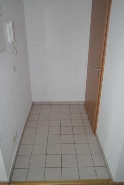 Zwickau Gemütliche 2-Zimmer mit Laminat und Wannenbad mit Fenster in ruhiger Lage! Wohnung mieten