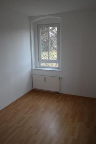 Zwickau Gemütliche 2-Zimmer mit Laminat und Wannenbad mit Fenster in ruhiger Lage! Wohnung mieten