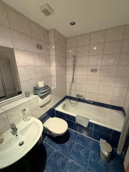 Zwickau Gemütliche 2-Zimmer mit Laminat und Wannenbad mit Fenster in ruhiger Lage! Wohnung mieten