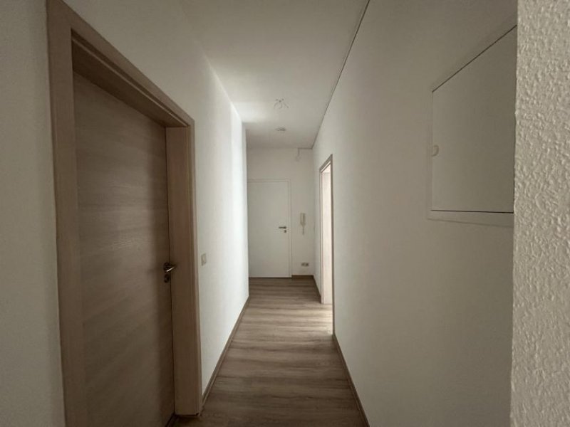 Zwickau Helle 4-Raumwhg. mit EBK und Balkon in Zwickau! Wallbox für E-Autos am Haus! Wohnung mieten