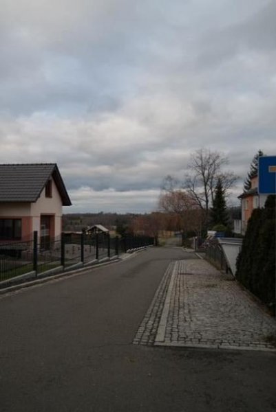 Reinsdorf (Landkreis Zwickau) Große 3-Zi. mit Laminat, Wannenbad und Garten in guter Lage! Stellplatz mgl. Wohnung mieten