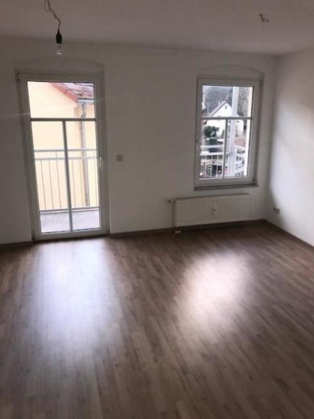 Reinsdorf (Landkreis Zwickau) Großzügige 3-Zimmer mit Laminat, Balkon, EBK, SP und Wannenbad in ruhiger Lage! Wohnung mieten
