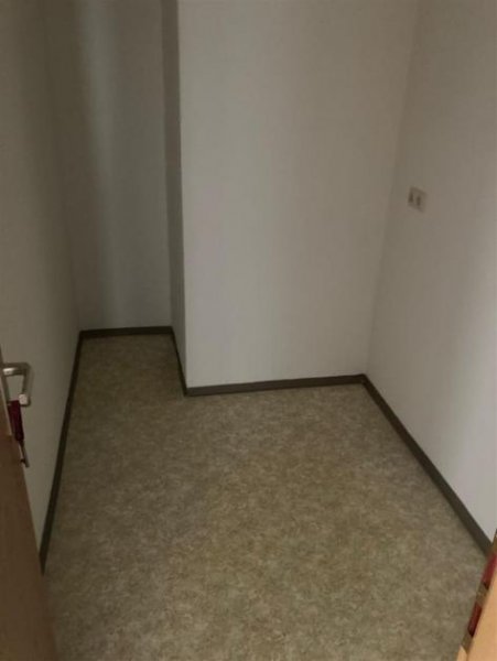 Falkenstein Günstige 2-Zimmer mit Laminat und Wannenbad in guter Lage! Wohnung mieten