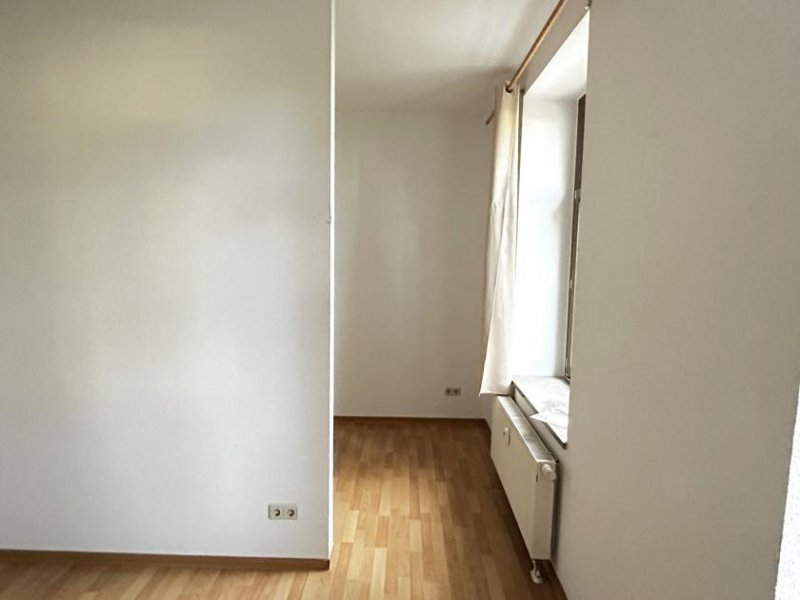 Glauchau 1,5-Raumwhg. mit EBK und Stpl. in historischem Villenviertel! Wohnung mieten
