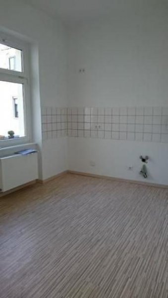 Glauchau Großzügige 2-Zimmer mit Laminat, sep. WC und Dusche im Zentrum Wohnung mieten
