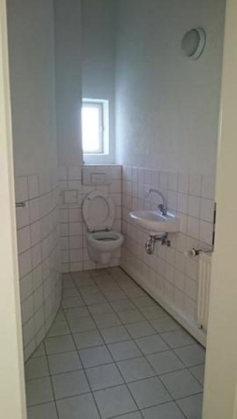 Glauchau Großzügige 2-Zimmer mit Laminat, sep. WC und Dusche im Zentrum Wohnung mieten