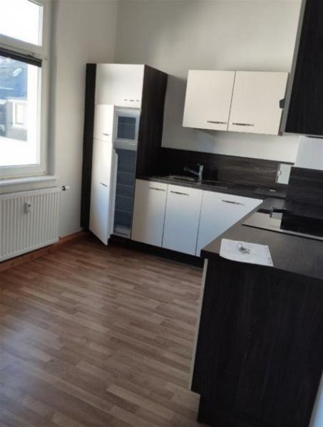 Glauchau Großzügige 3-Zimmer mit Einbauküche, Laminat, sep. WC und Wannenbad im Zentrum! Wohnung mieten